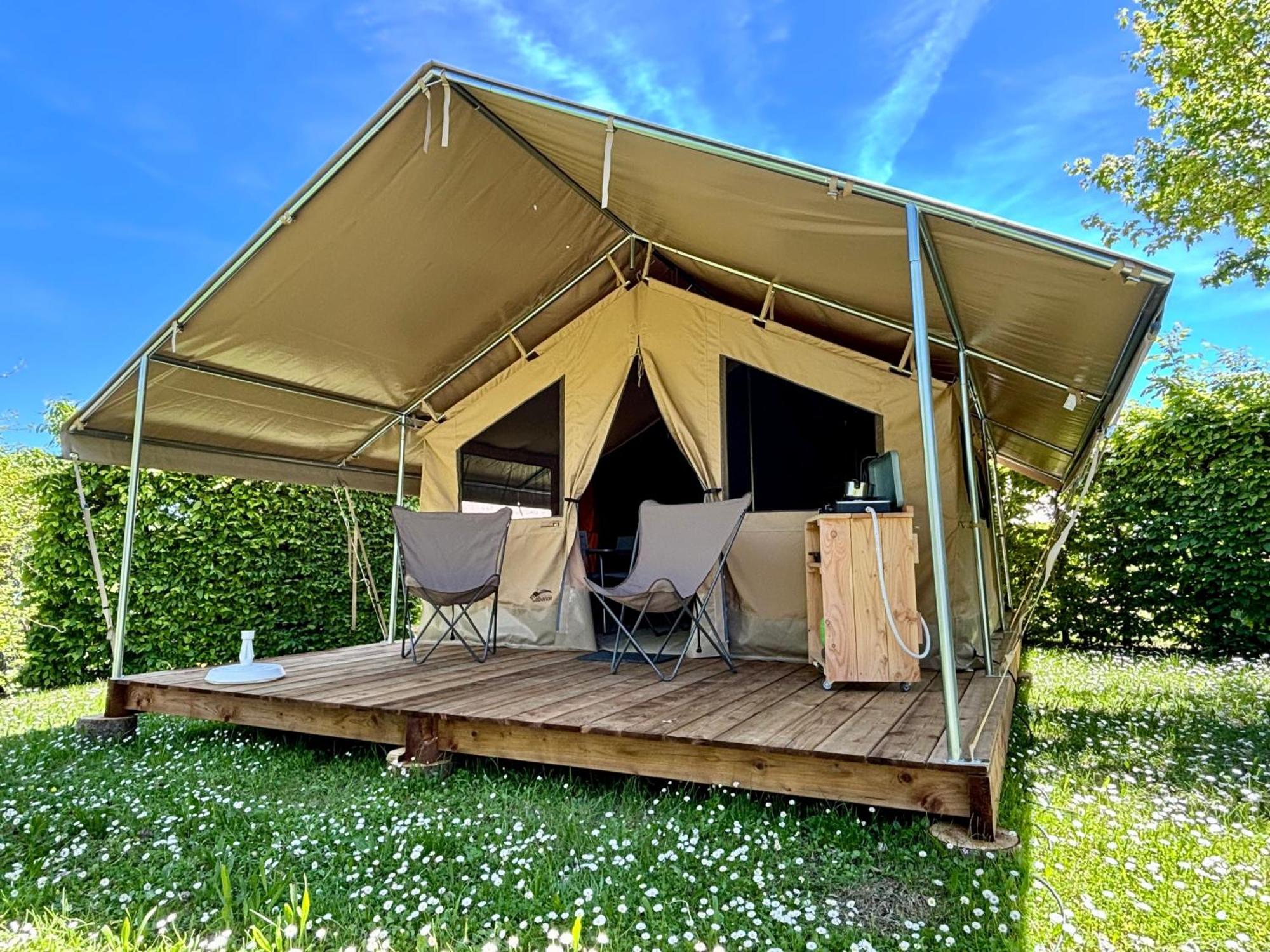 Camping Onlycamp Pierre & Sources Volvic Eksteriør billede