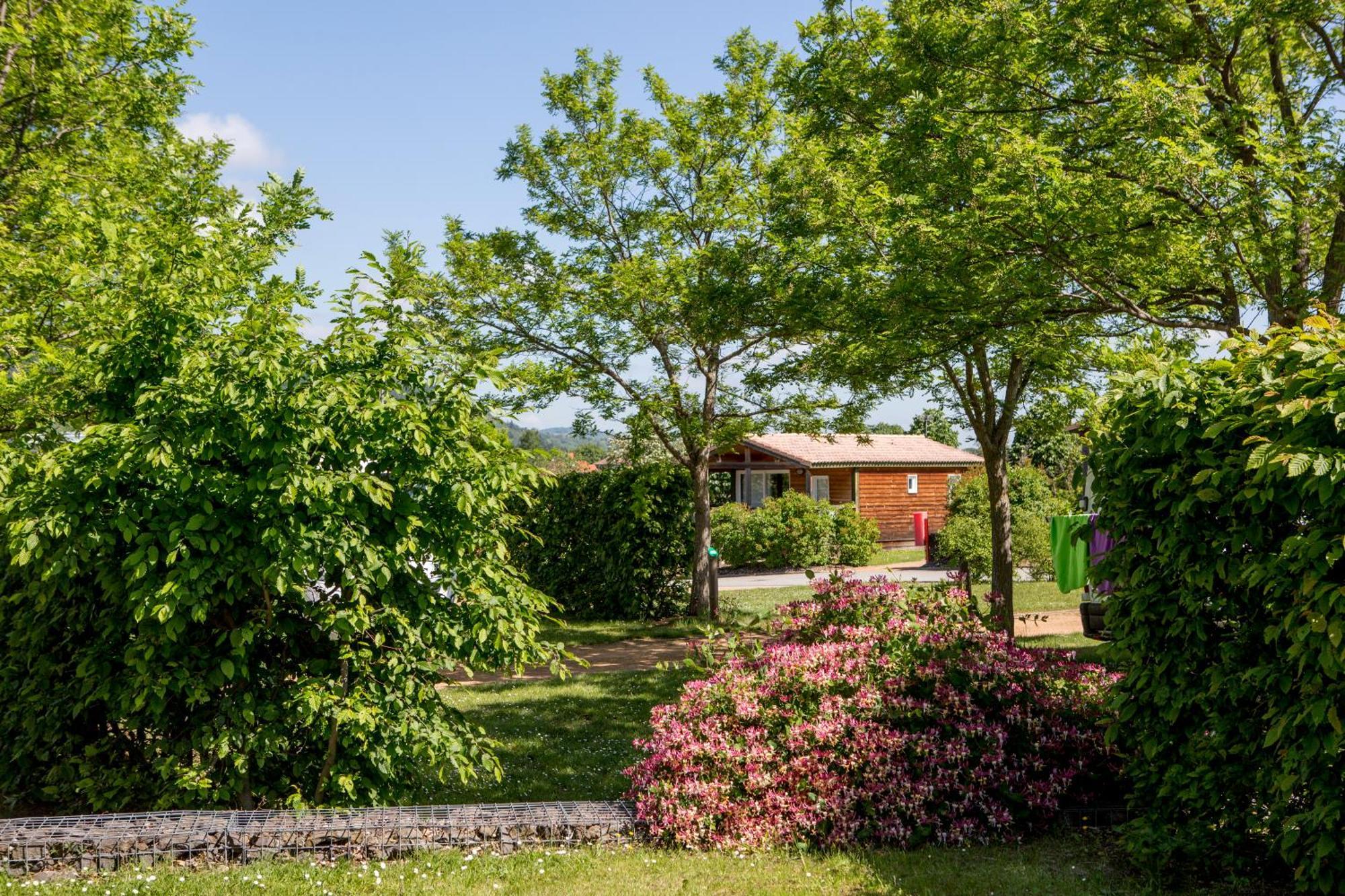 Camping Onlycamp Pierre & Sources Volvic Eksteriør billede